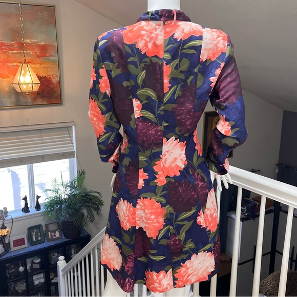 💜Guess💜 NWOT Floral Flirty Fully Lined Long Sleeve Dress  Size 6 - Picture 8 of 13
